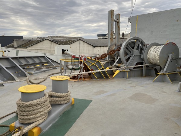 Deck machinery and mooring gear